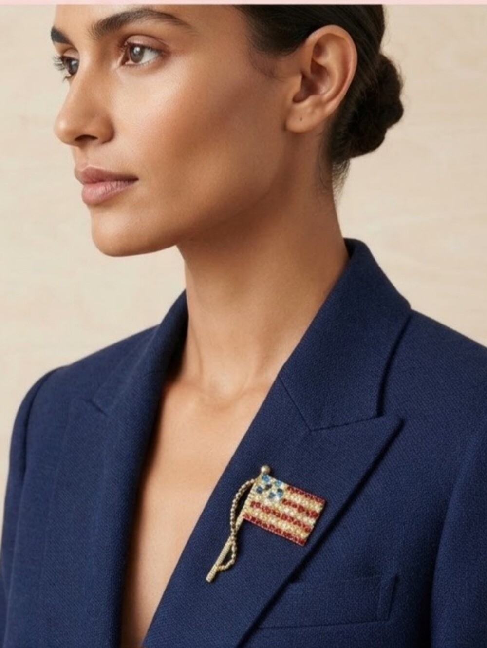 Vintage Rhinestone American Flag Brooch Pin Gold Tone Patriotic USA Flagpole